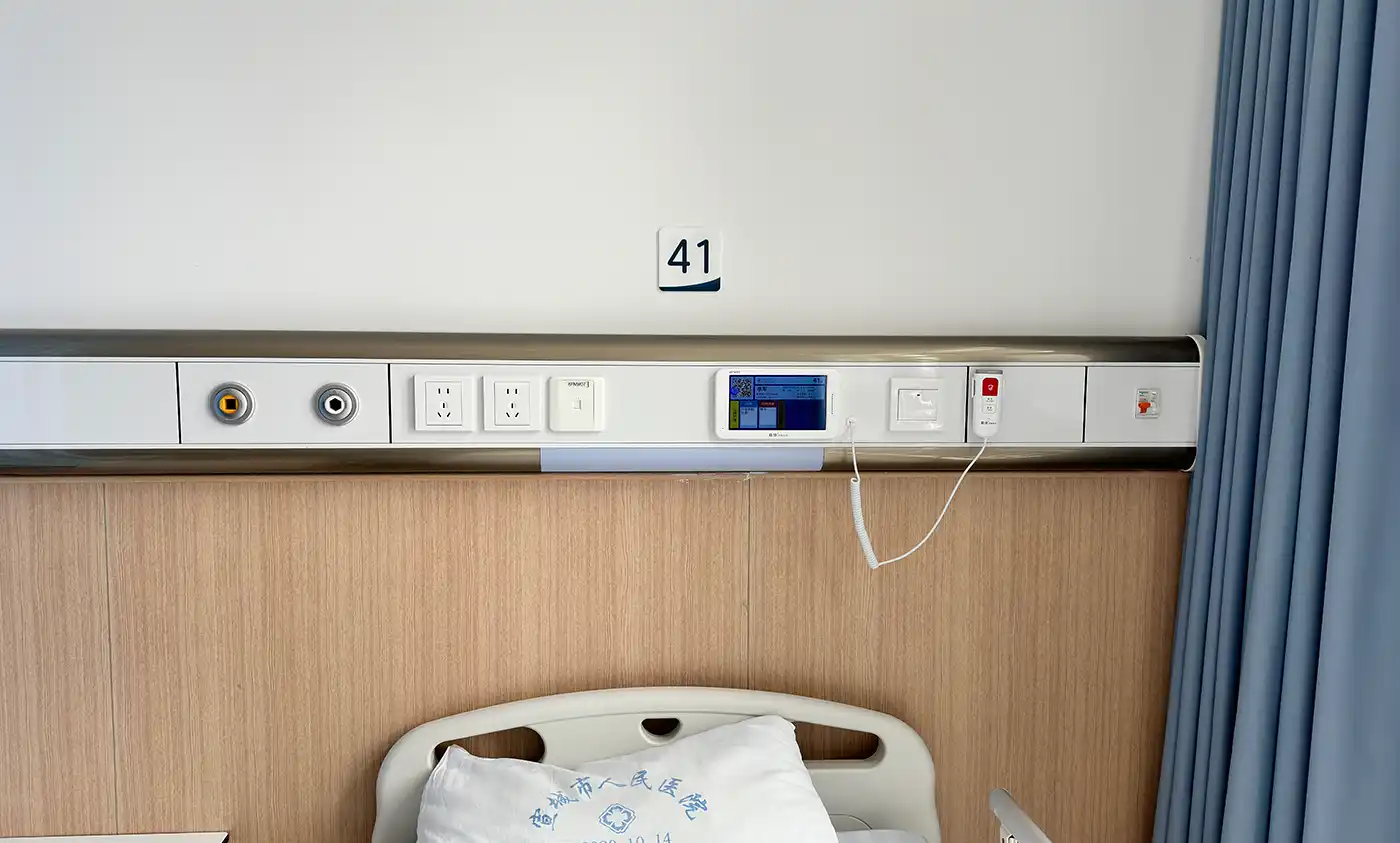 工程案例：电影小镇景区景区引导售卖一体机