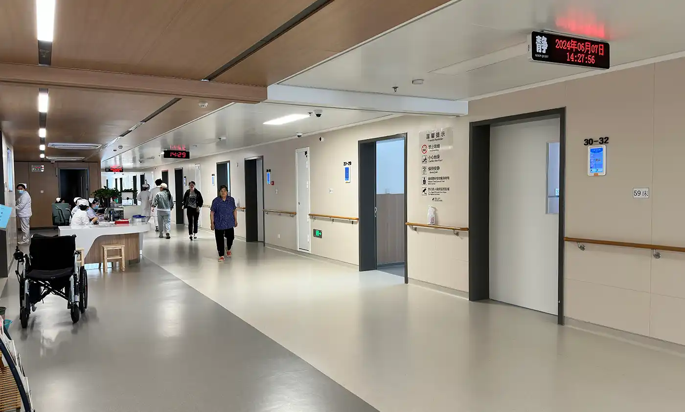 工程案例：电影小镇景区景区引导售卖一体机