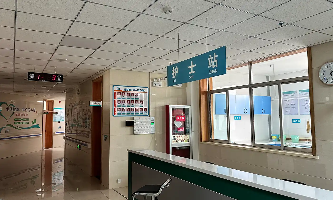 工程案例：电影小镇景区景区引导售卖一体机